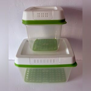 Rubbermaid FreshWorks Produce Saver Lot of Two 17.3 cups & 6.3 cups